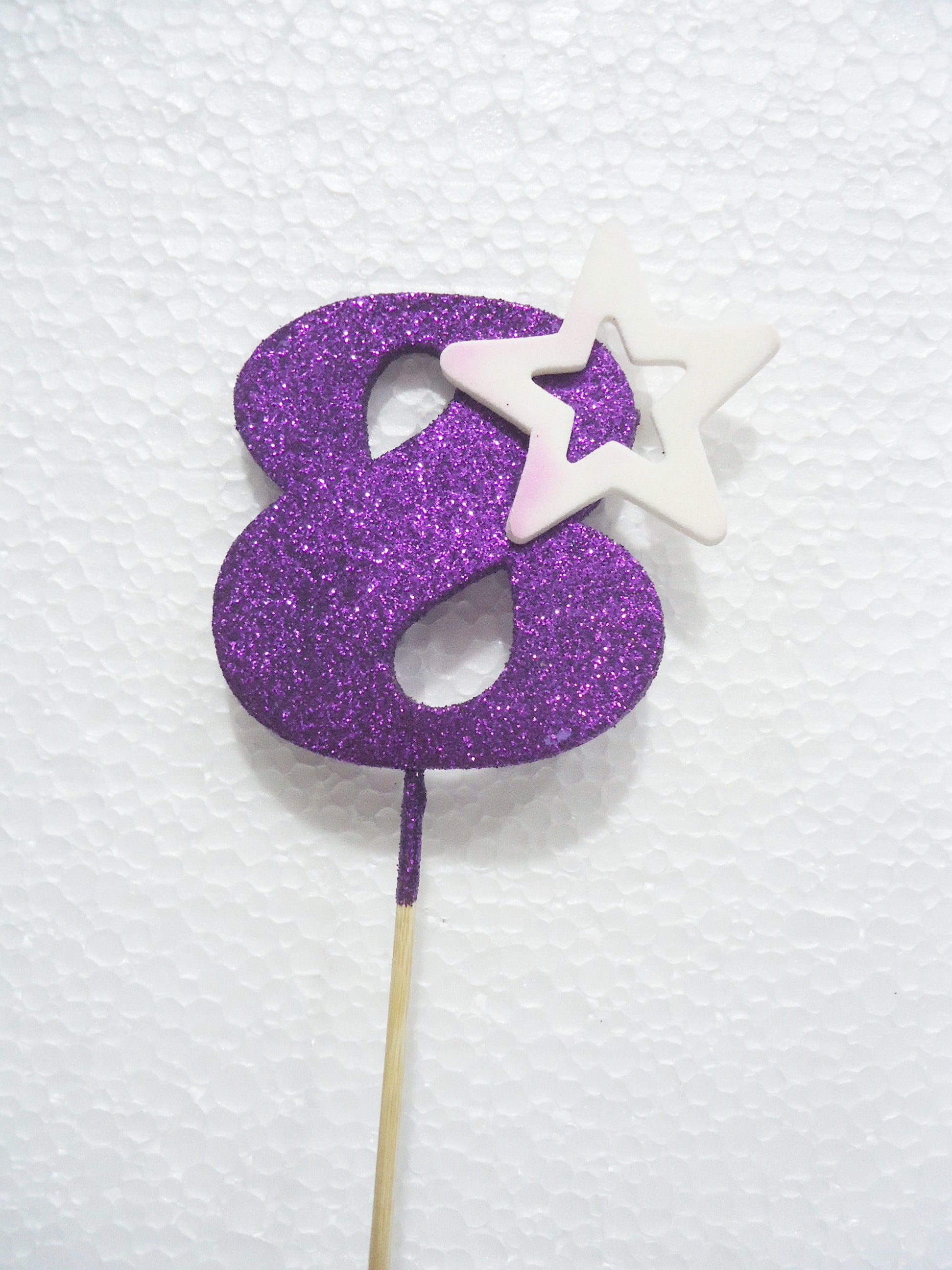 NUMERO PINCHE 8 VIOLETA METAL