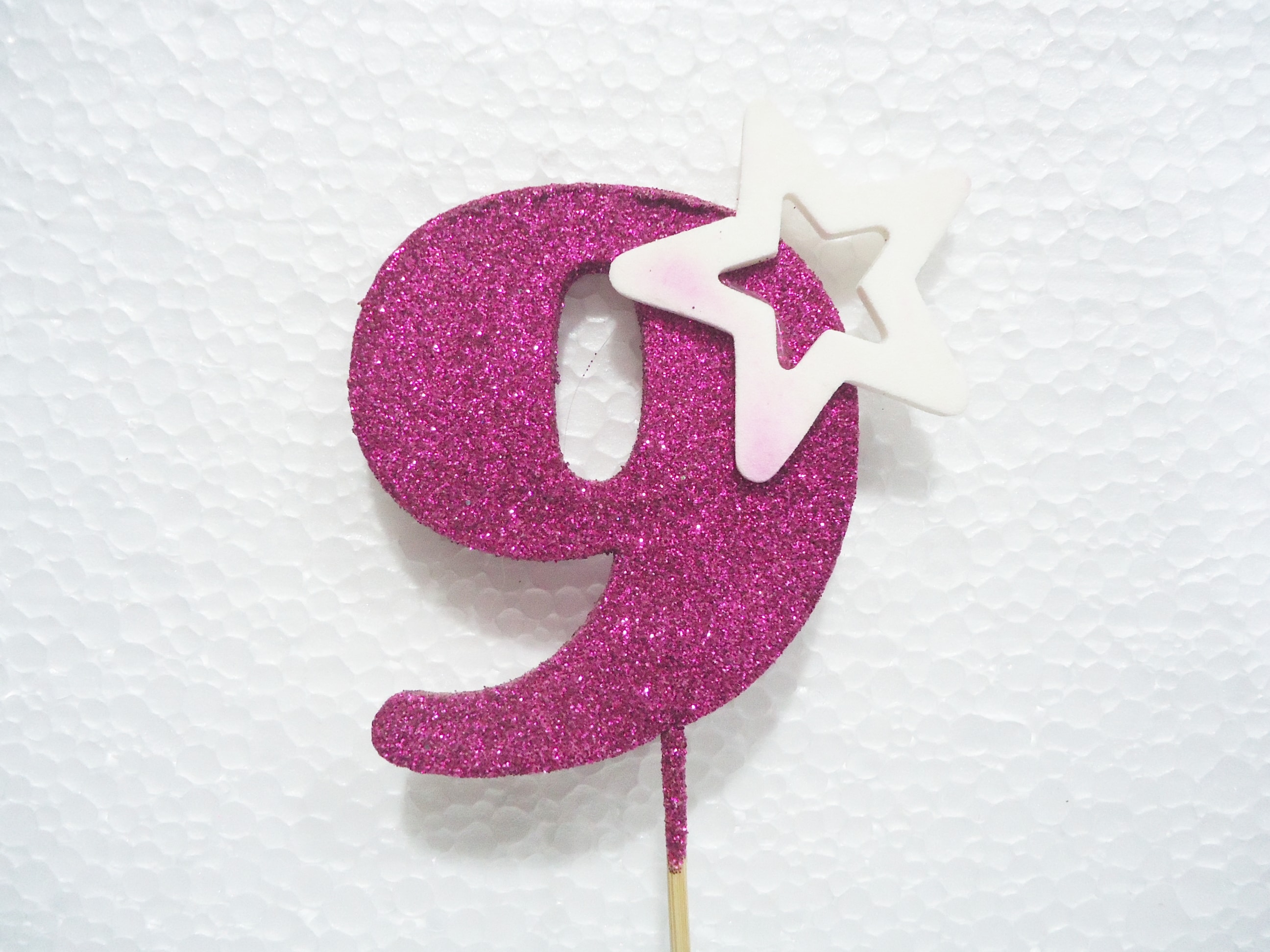 NUMERO PINCHE 9 FUCSIA METAL