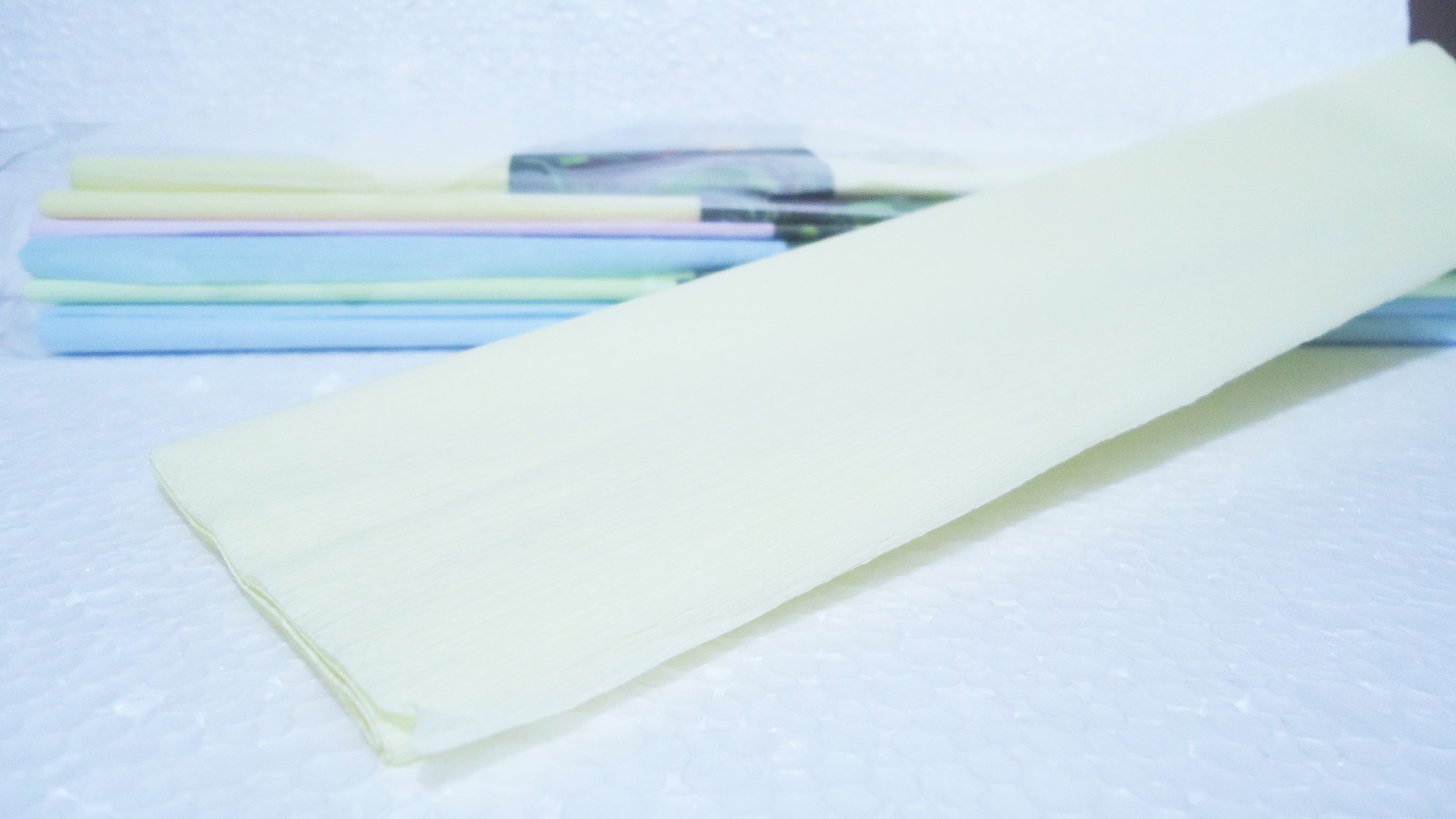 PAPEL CREPE PASTEL AMARILLO