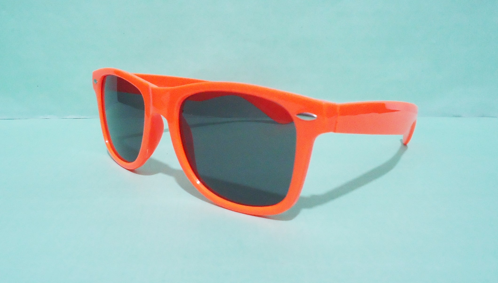 ANTEOJO RAYBANN COLOR ROJO