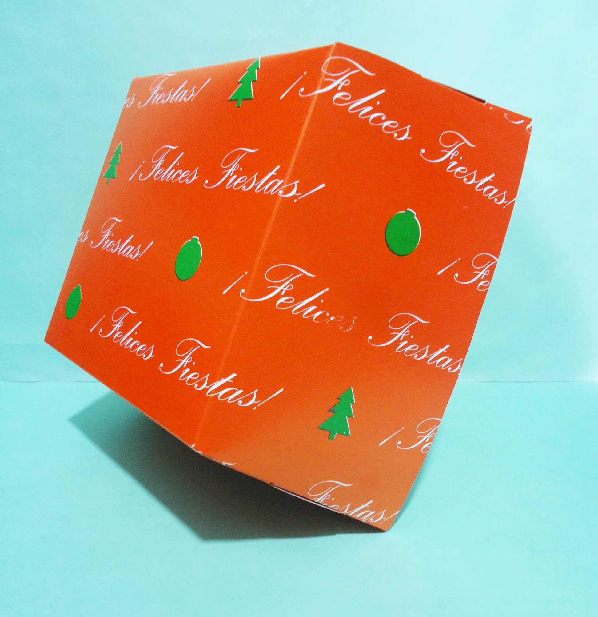 CAJA FELICES FIESTAS 22x22x12 PANETONE