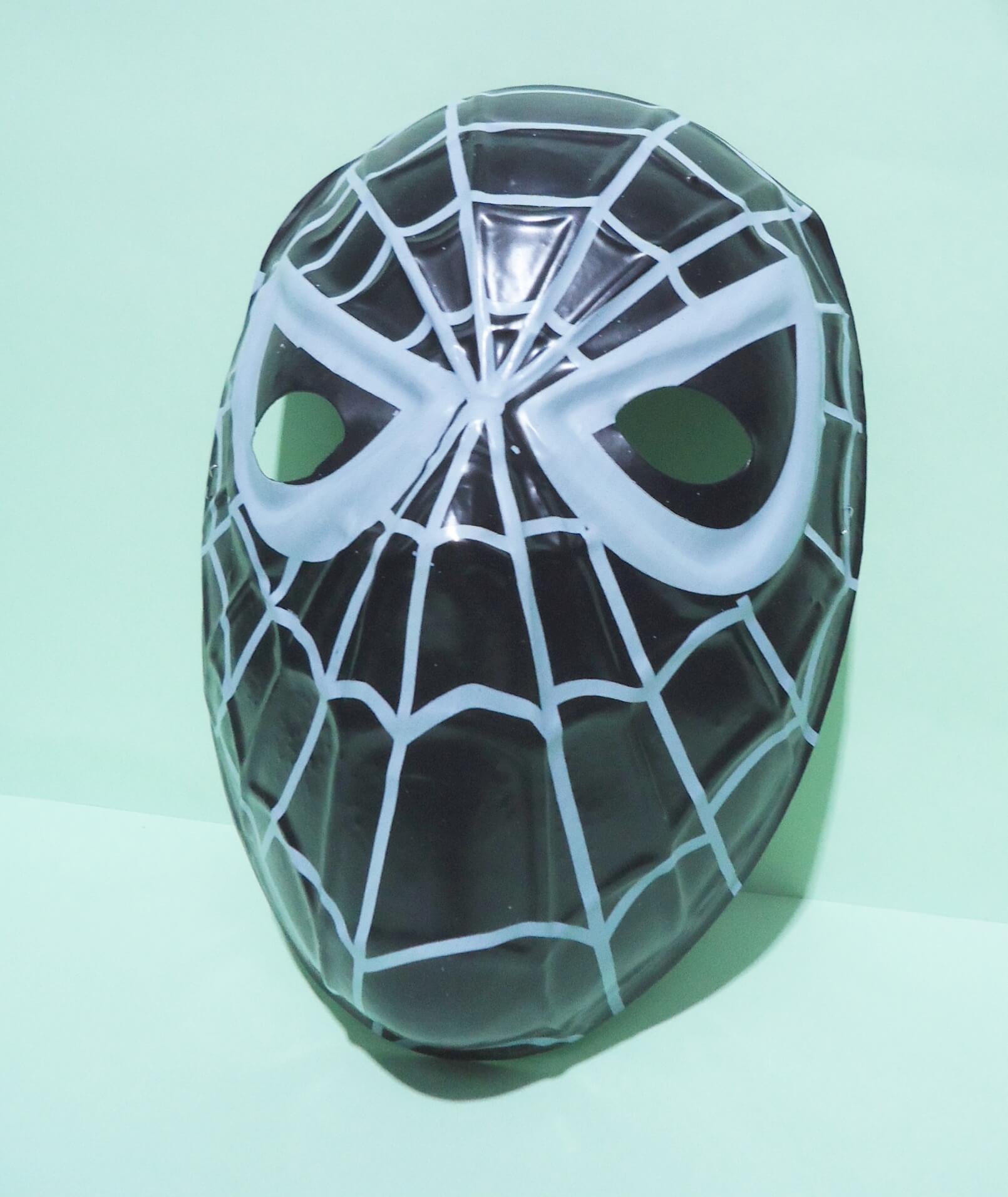 CARETA PLASTICA PERSONAJE HOM.ARAÑA NEGR