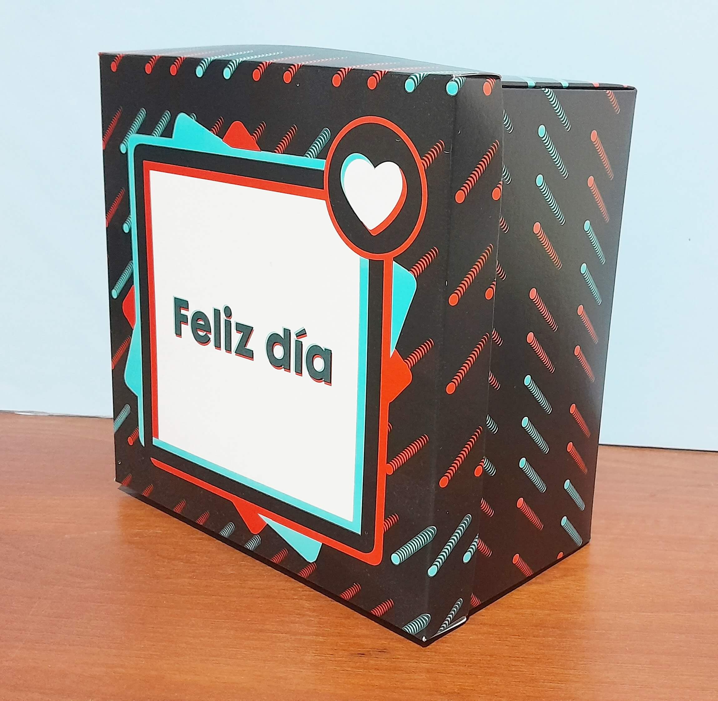 CAJA SORPRESA 17x17x10 FELIZ DIA