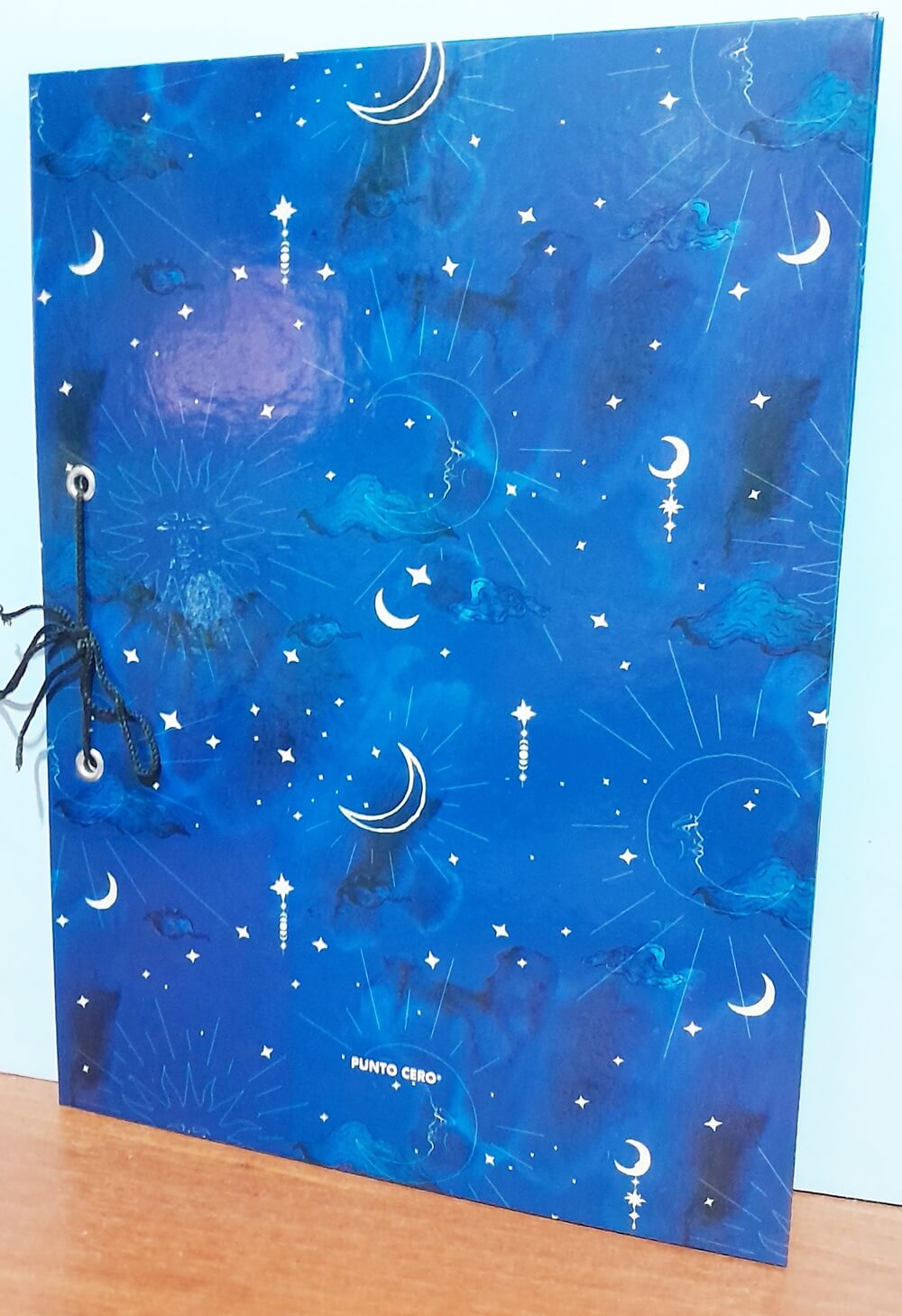 CARPETA A4 2 TAPAS PUNTO CERO LUNA YSOLE