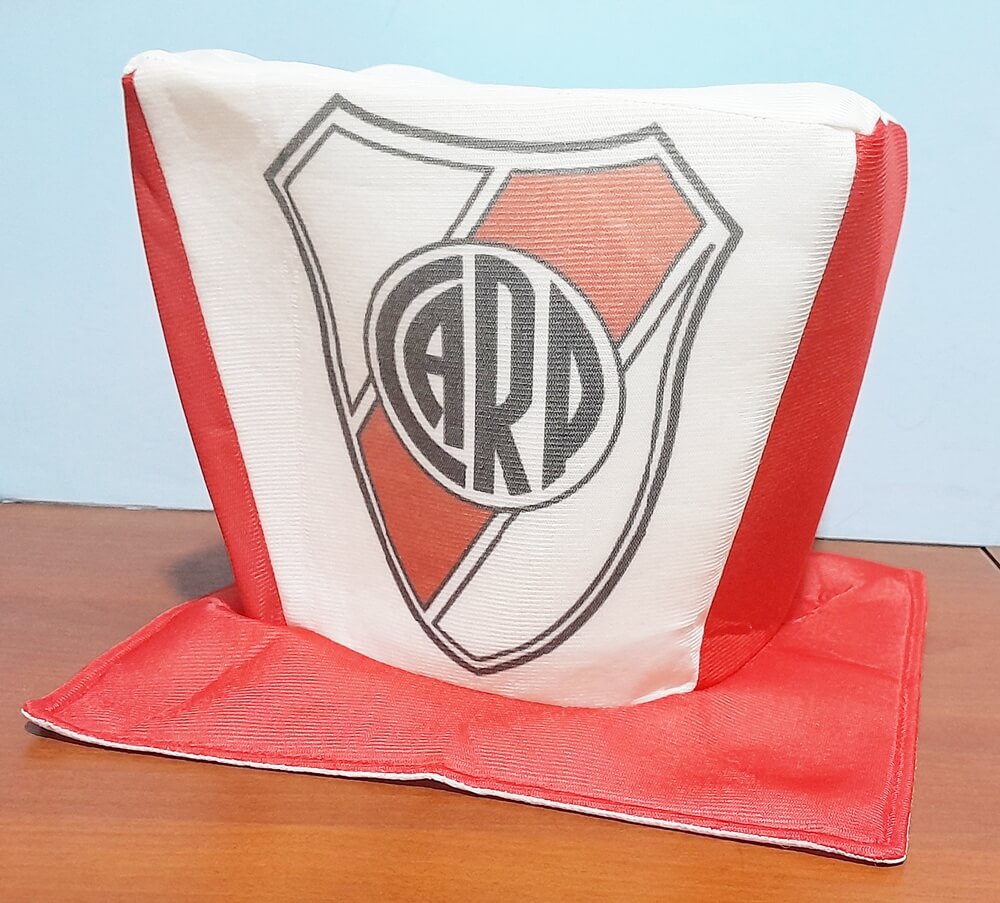 SOMBRERO GALERA RIVER ESCUDO