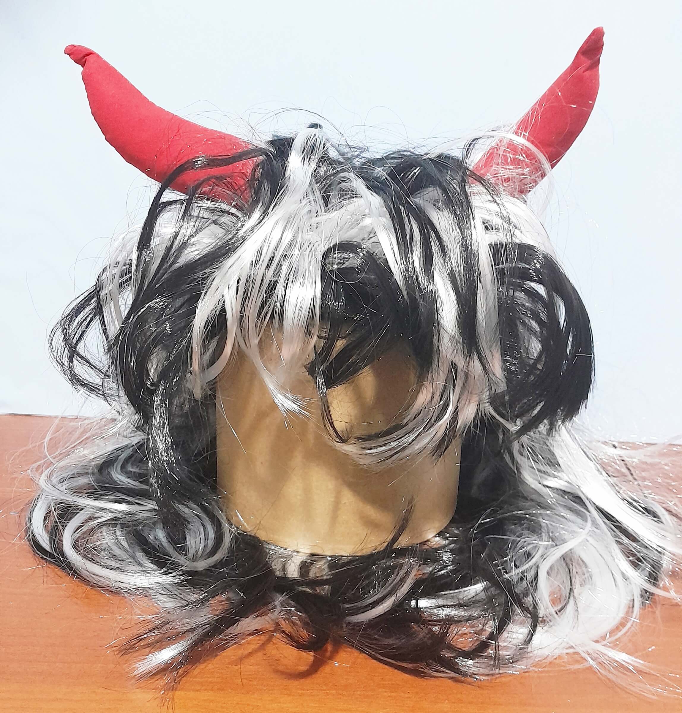 PELUCA DIABLO C/CUERNOS PAR 070