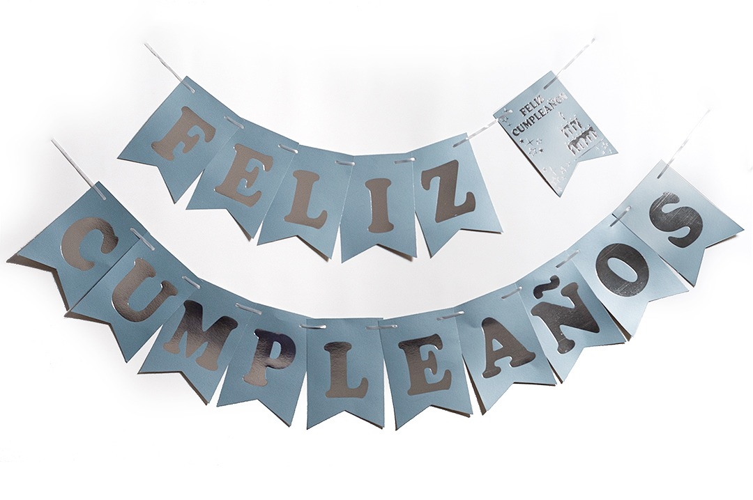 BANDERIN FELIZ CUMPLEAÑOS CELESTE PLATA