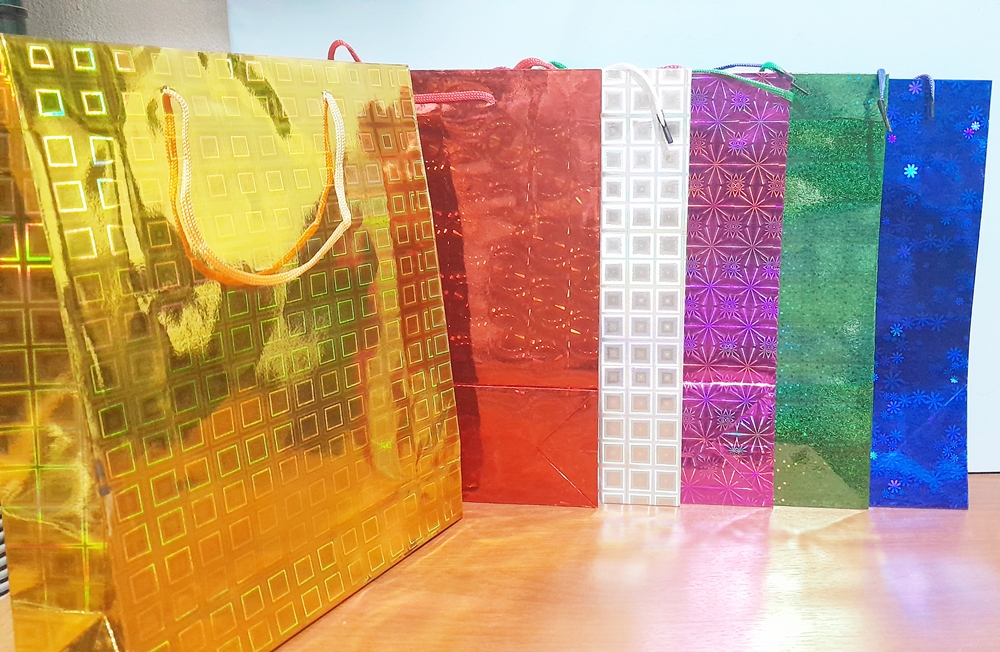 BOLSA C/CORDON HOLOGRAFICA 23X27